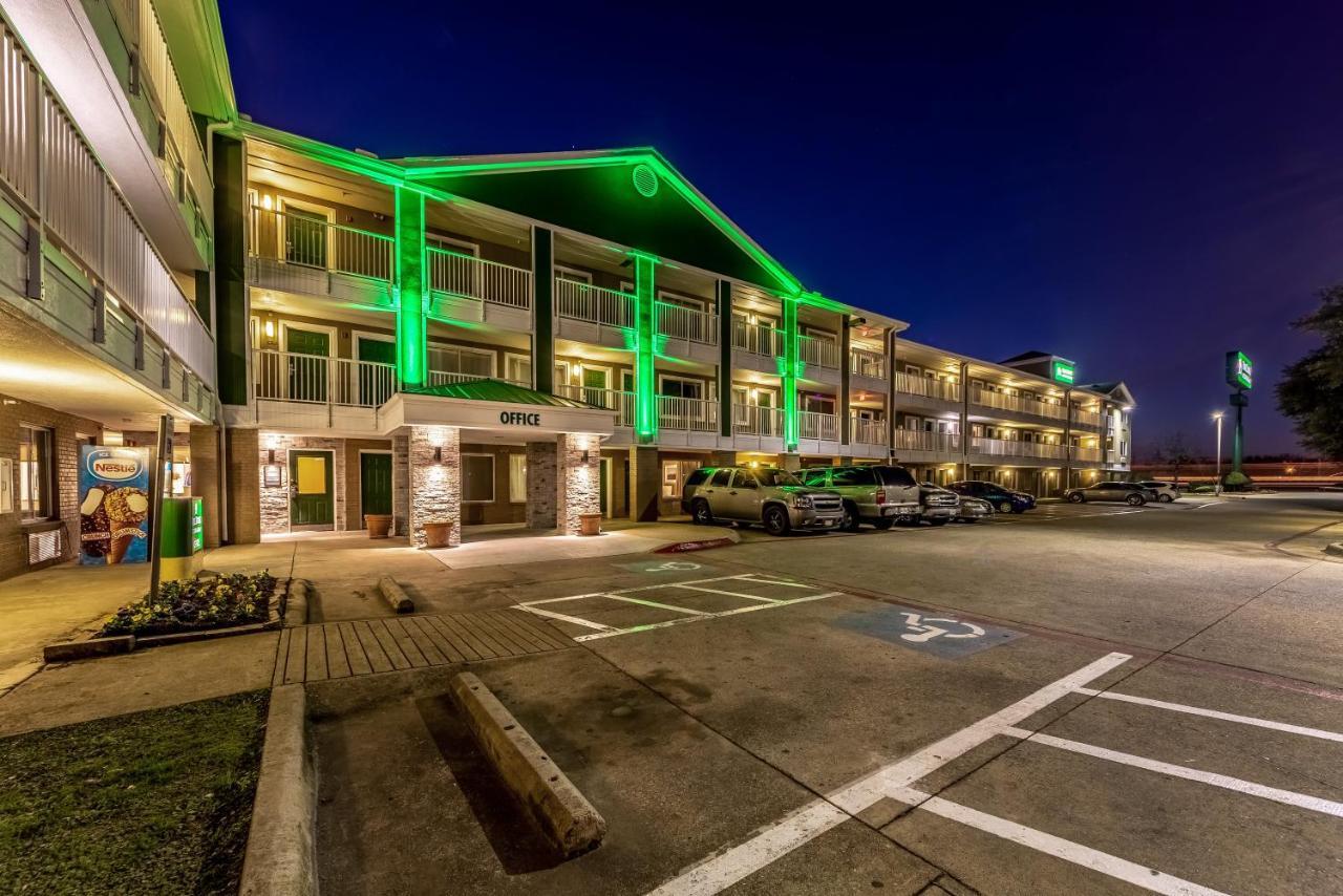 Hometowne Studios By Red Roof Dallas - Mesquite Exterior photo